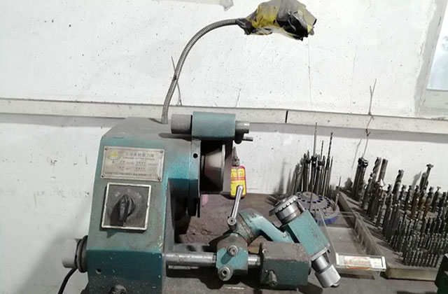 cnc數(shù)控車床加工廠數(shù)控車床加工鋁料如何確保尺寸的精確度？