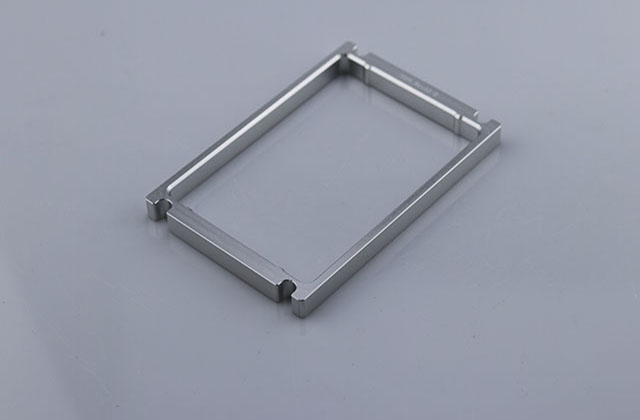 深圳五金零件加工的數(shù)控系統(tǒng)特點(diǎn)有什么？